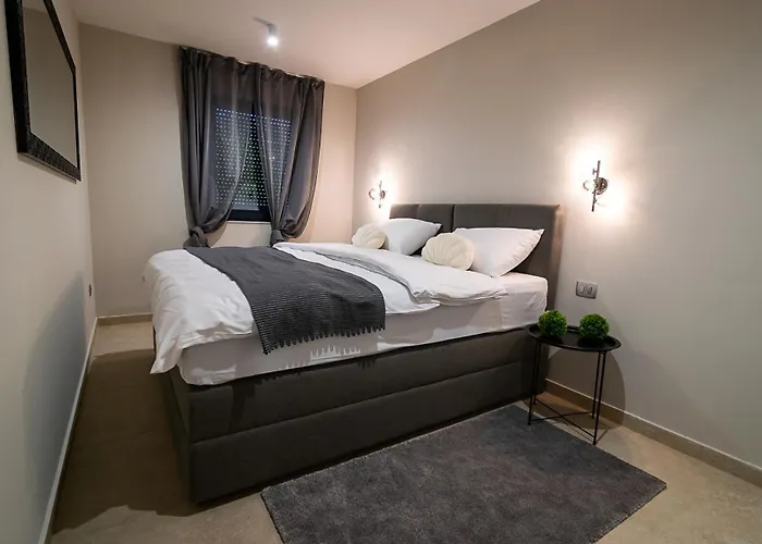 Adria * Novigrad Istria